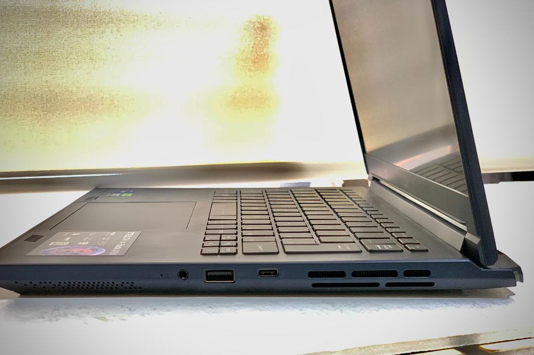 MSI Stealth 14 Studio A13VE Core i7-13620H / 16GB / SSD 512GB / RTX 4050 / 14インチ