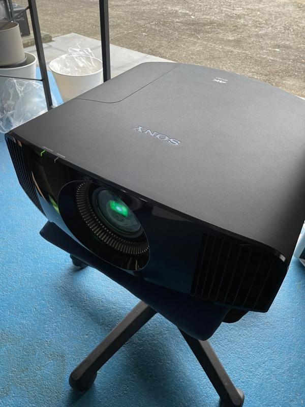 SONY ビデオプロジェクター VPL-VW575
