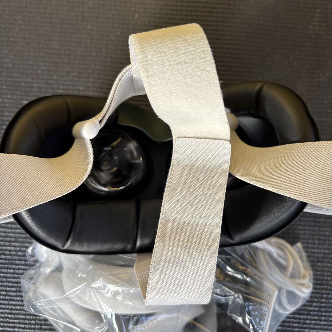 META Oculus Quest 2 64GB / Wi-Fi・Bluetooth対応 / VRゲーム・映画