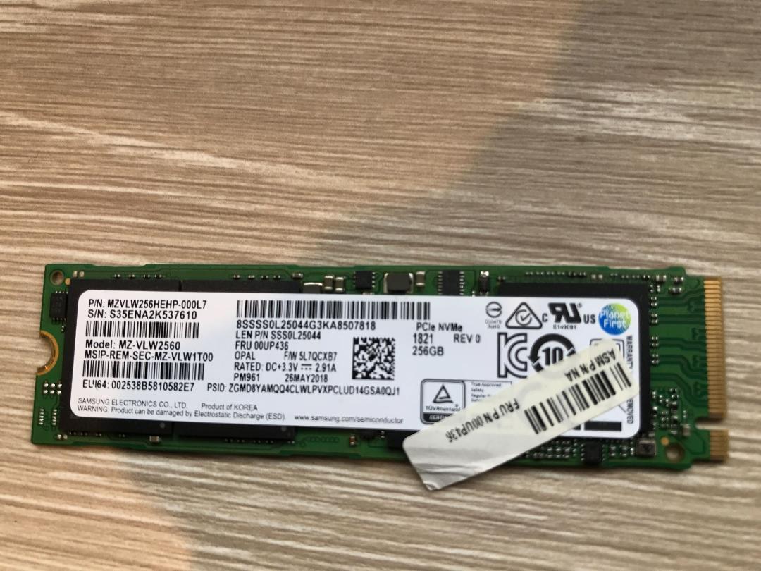 Samsung PM961 MZVLW256HEHP M.2 NVMe SSD 256GB / PCIe Gen3 x4 / 動作確認済