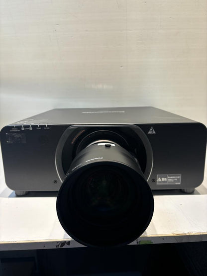 Panasonic PT-DZ870LK 中古 業務用プロジェクター / 8500lm / WUXGA / DLP方式 / ズームレンズET-DLE085付