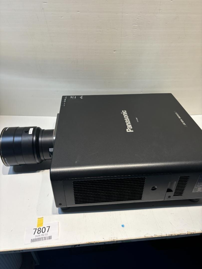 Panasonic PT-DZ870LK 中古 業務用プロジェクター / 8500lm / WUXGA / DLP方式 / ズームレンズET-DLE085付