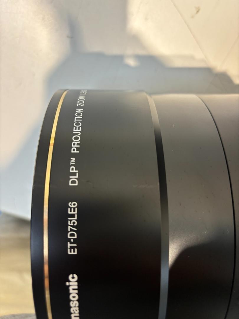 Panasonic PT-DZ870LK 中古 業務用プロジェクター / 8500lm / WUXGA / DLP方式 / ズームレンズET-DLE085付