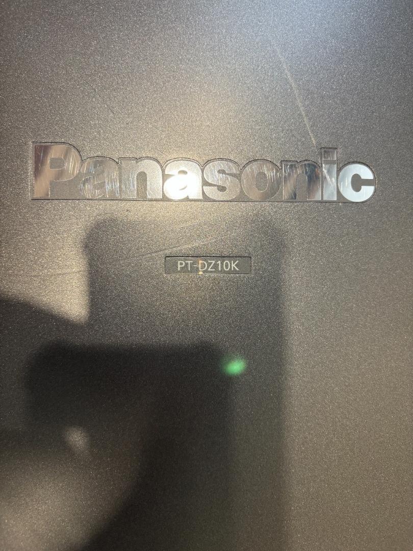 Panasonic PT-DZ870LK 中古 業務用プロジェクター / 8500lm / WUXGA / DLP方式 / ズームレンズET-DLE085付