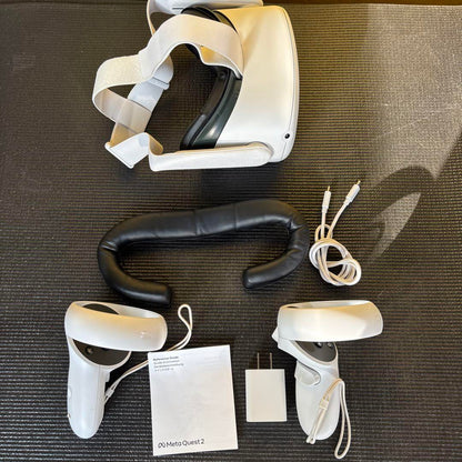 META Oculus Quest 2  64GB / Wi-Fi・Bluetooth対応 / VRゲーム・映画