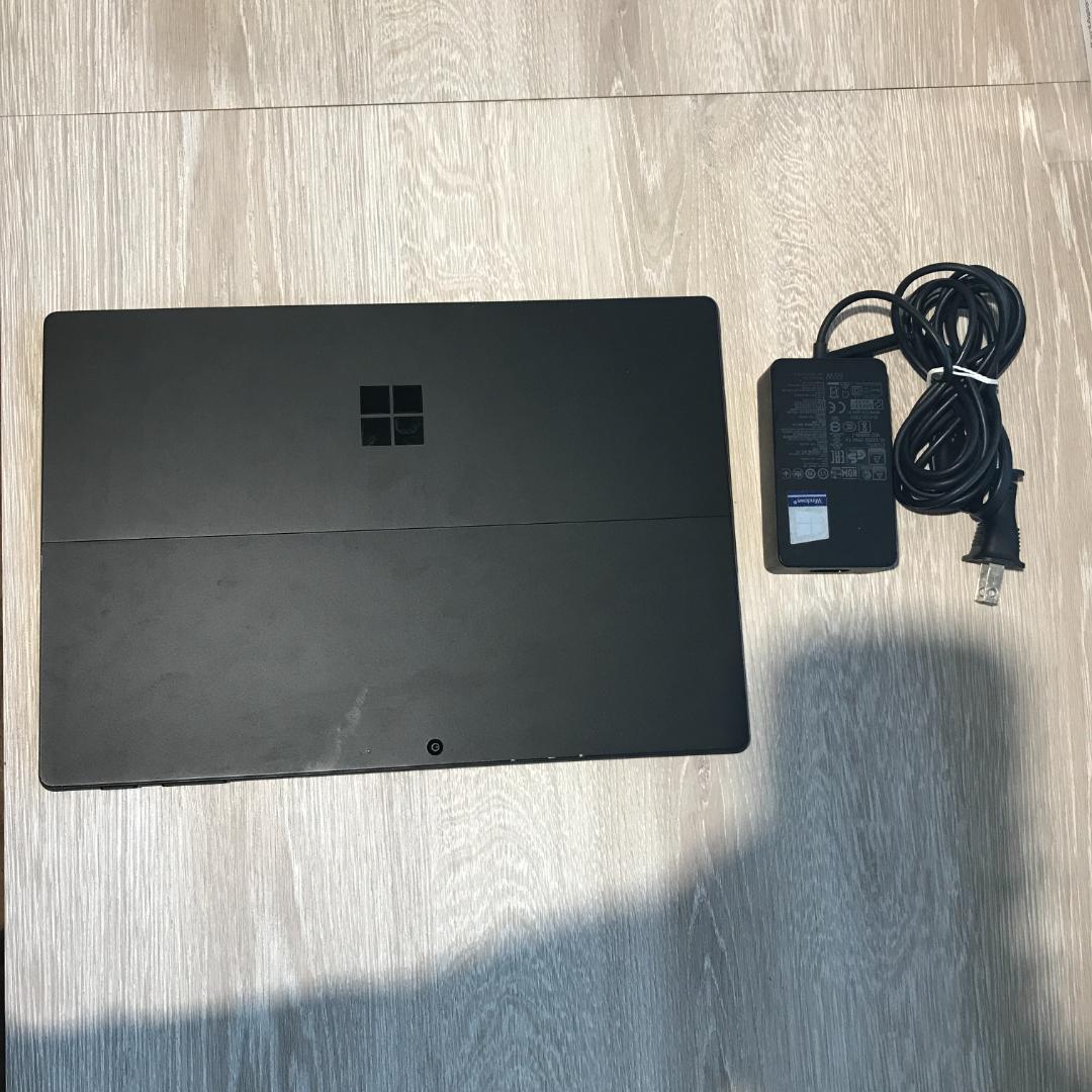 Microsoft Surface Pro7 Win10 Core i5-1.1GHz(1035G4)/8GB/SSD256GB/12.3インチ/Webカメラ [訳あり品]