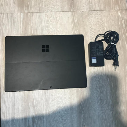Microsoft Surface Pro7 Win10 Core i5-1.1GHz(1035G4)/8GB/SSD256GB/12.3インチ/Webカメラ [訳あり品]